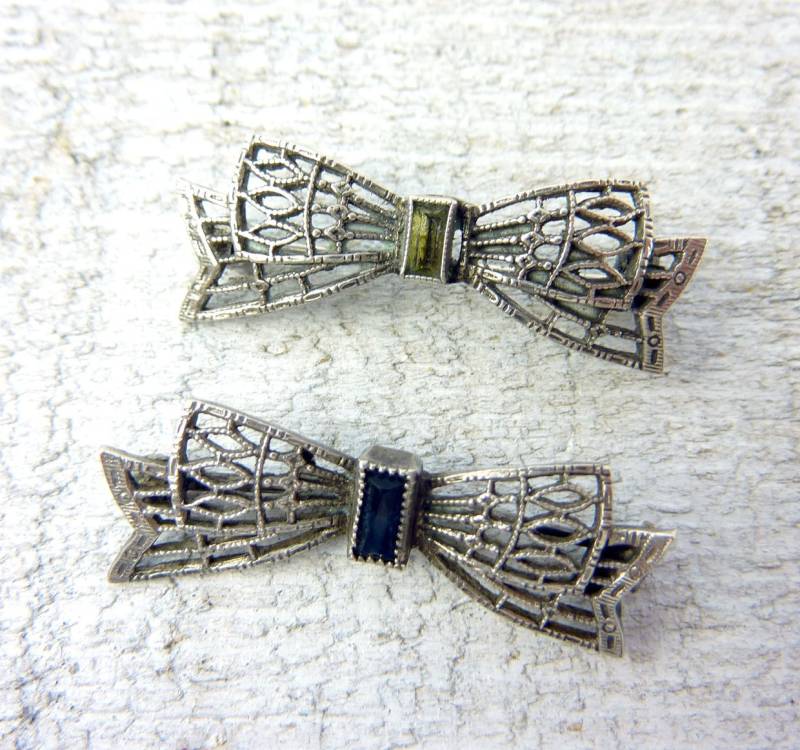 D5Jc Antik Sterling Silber Filigrane Brosche Schleife Pins Faux Saphir Art Deco Ca 1920Er Jahre von UptownAntiques