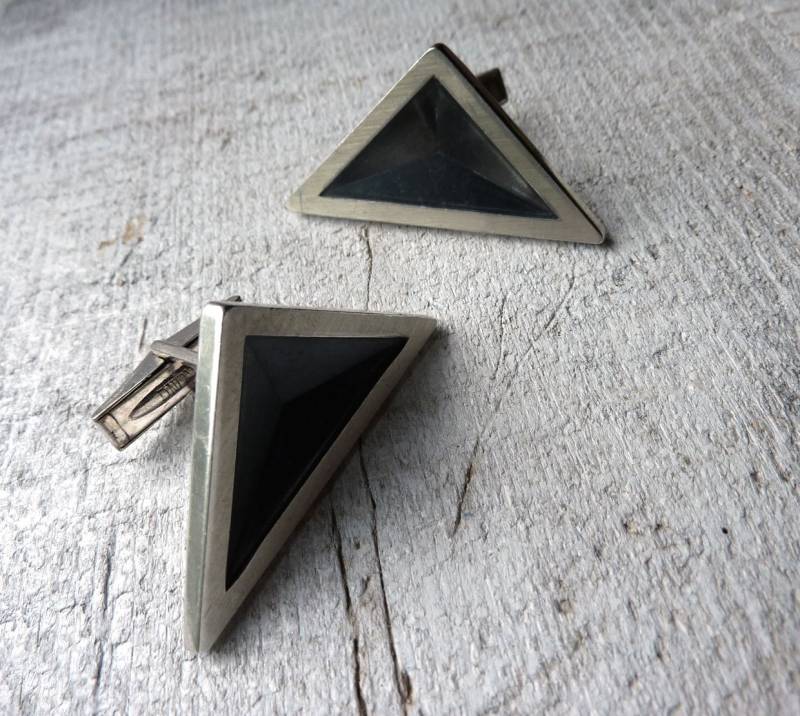 Jcd1 Unisex Dunhill Manschettenknöpfe Sterling Silber Oxidierte Konkave Dreiecke Und Designer Signiert Mcm Ca 1950S von UptownAntiques