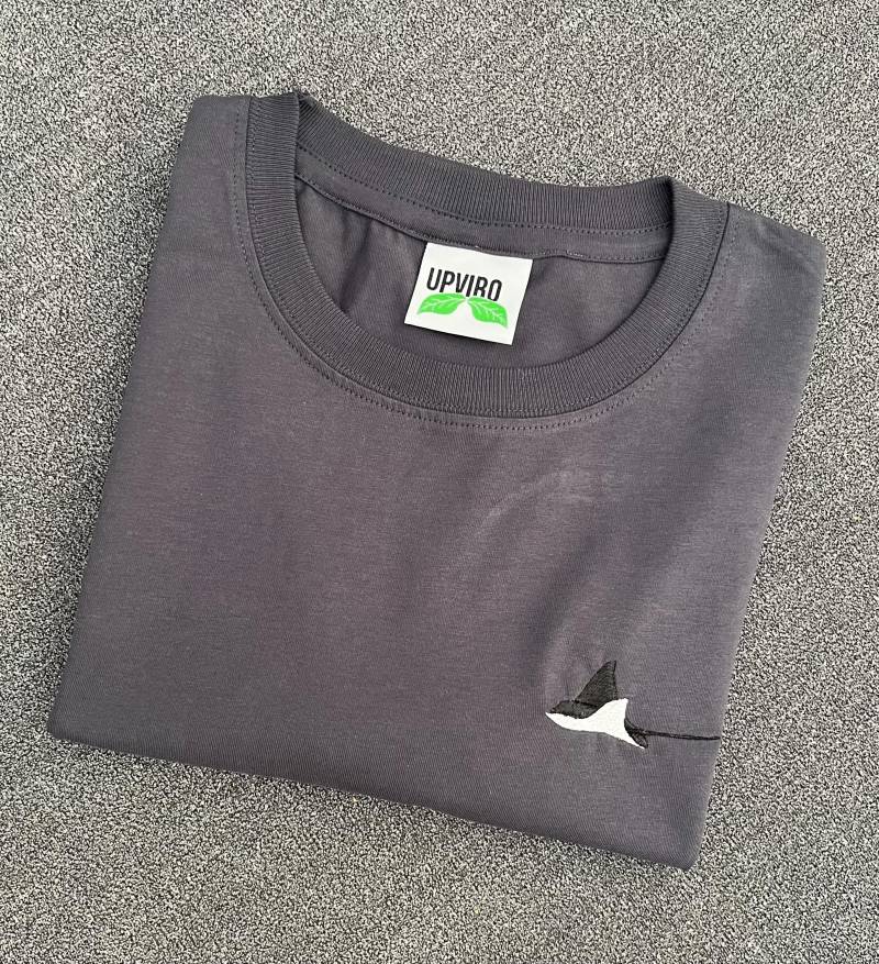 T-Shirt Mit Aufgesticktem Adlerrochen, Nachhaltiges Besticktes Unisex Bio-Baumwoll von Upviro