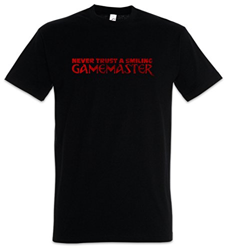 Urban Backwoods Never Trust A Smiling Gamemaster Herren T-Shirt Schwarz Größe 5XL von Urban Backwoods