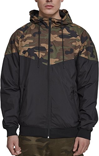 Urban Classics Herren Windbreaker Übergangsjacke Pattern Arrow Windrunner, leichte Herrenjacke für Frühling und Sommer - Farbe blk/woodcamo, Größe M von Urban Classics