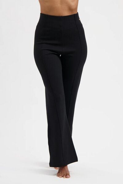 Urban Goddess Cayha Flared Yogahose von Urban Goddess