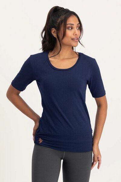Urban Goddess Dry Fit Yoga Shirt Kami von Urban Goddess