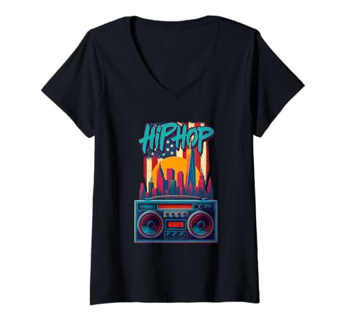 Damen Hip Hop Boombox mit New York City Skyline Amerikanische Flagge T-Shirt mit V-Ausschnitt von Urban New York Hip Hop Art Co.