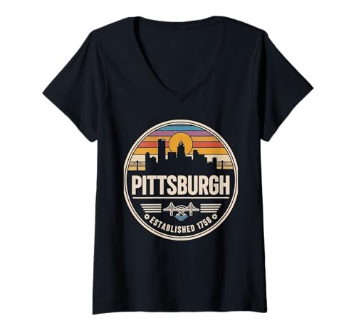 Damen Retro-Sonnenuntergang von Pittsburgh City 1758 T-Shirt mit V-Ausschnitt Damen Retro-Sonnenuntergang von Pittsburgh City 1758 T-Shirt mit V-Ausschnitt von Urban Pittsburgh Travel Cityscape Apparel