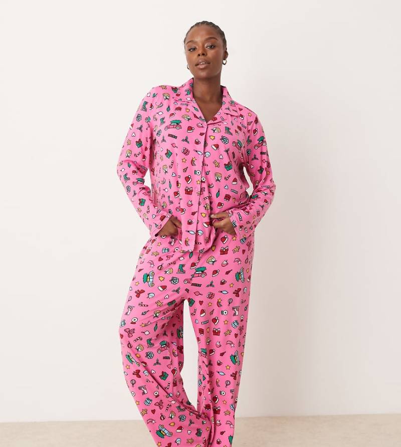 Urban Threads Curve - Weihnachten - Polyester-Pyjama mit weihnachtlichem Muster aus langärmligem Oberteil mit Reverskragen und Hose-Bunt von Urban Threads