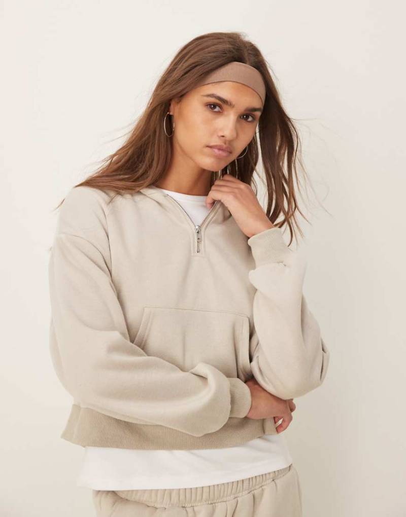 Urban Threads - Lounge-Sweatshirt in Beige mit kurzem Reißverschluss-Neutral von Urban Threads
