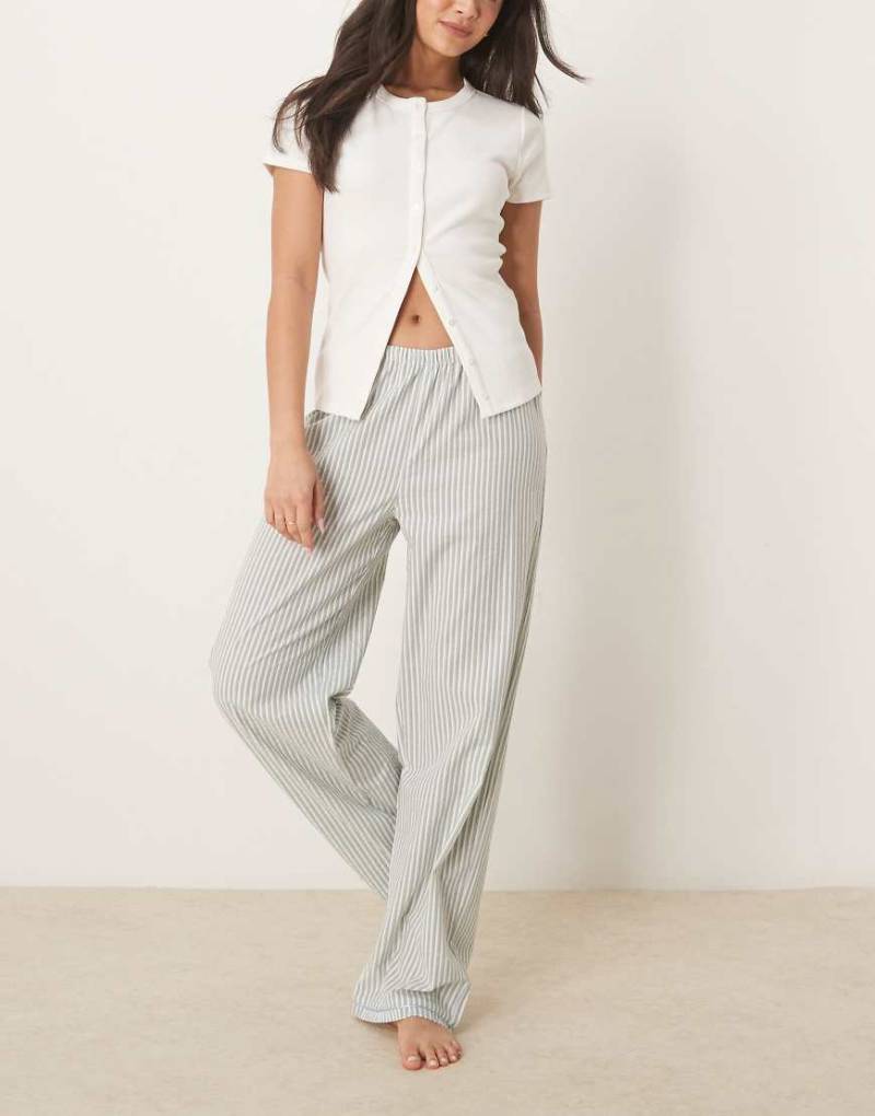 Urban Threads - Mix and Match - Hose aus Webstoff mit Streifen in Marineblau von Urban Threads
