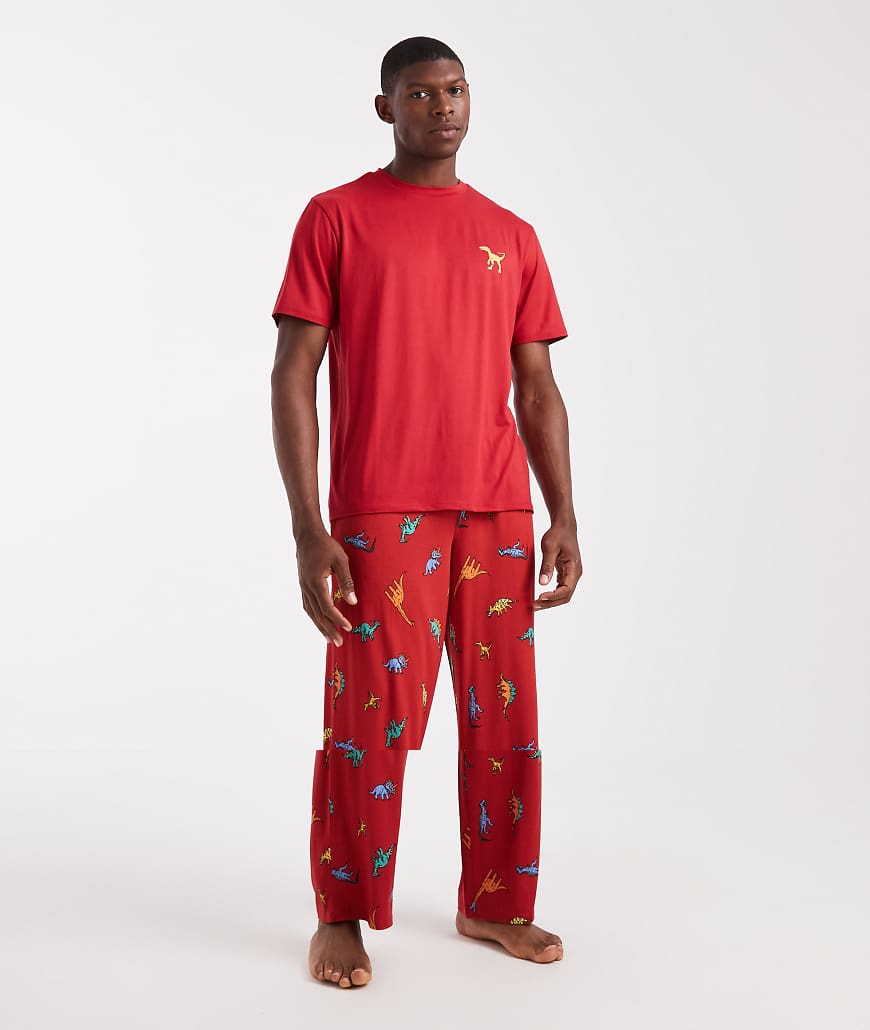 Urban Threads - Pyjama in Rot mit Dinosaurier-Muster, bestehend aus T-Shirt und Hose Urban Threads - Pyjama in Rot mit Dinosaurier-Muster, bestehend aus T-Shirt und Hose von Urban Threads