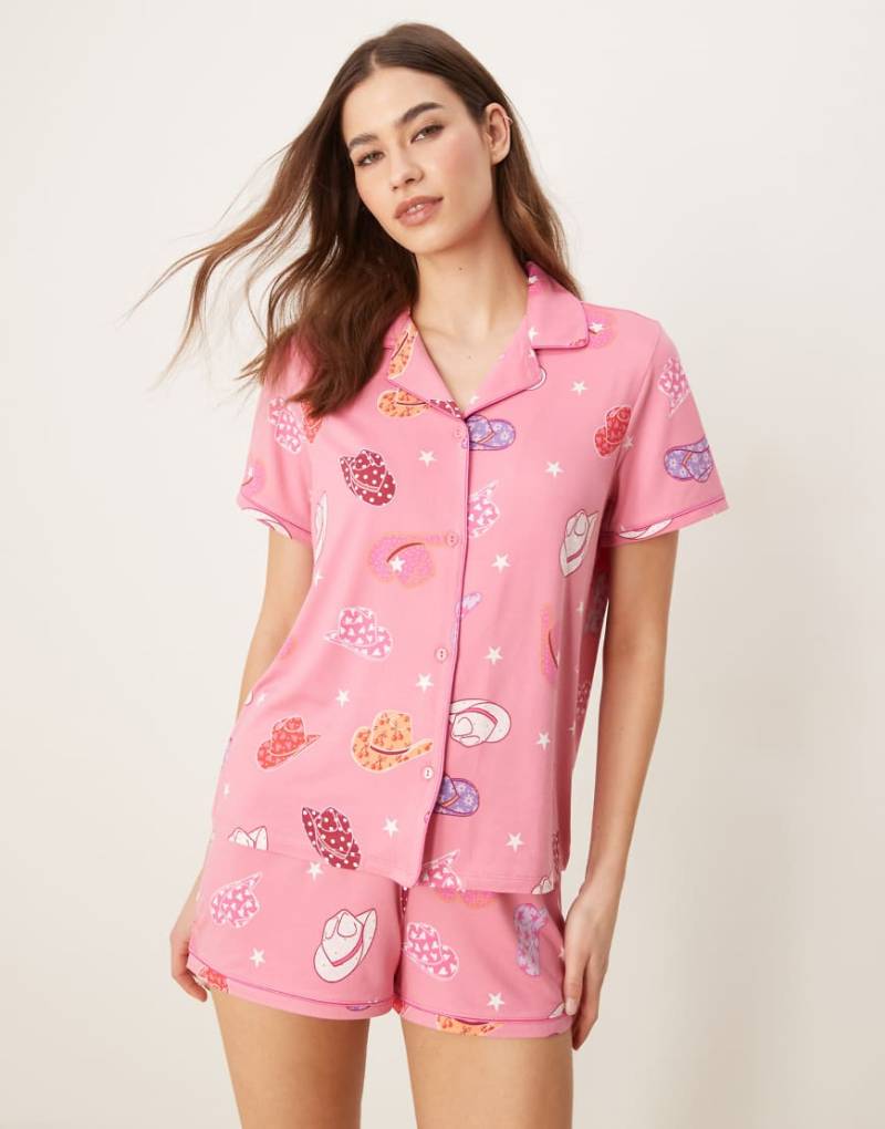 Urban Threads - Pyjama mit Hut-Print bestehend aus kurzärmligem Hemd mit Reverskragen und Shorts-Bunt von Urban Threads