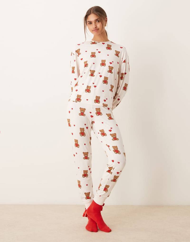 Urban Threads - Pyjama mit Teddybär-Herz-Muster aus Jogginghose und langärmligem Sweatshirt-Bunt von Urban Threads