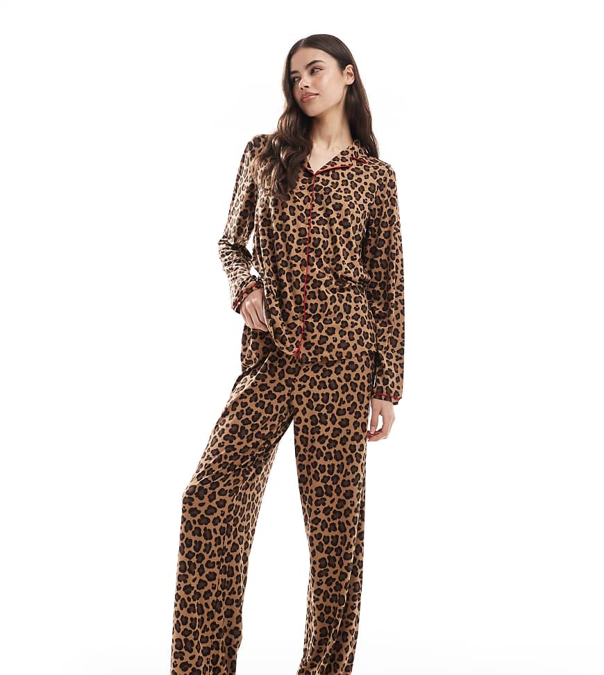 Urban Threads Tall - Pyjama mit Leopardenmuster, aus langärmligem Hemd mit Reverskragen und Hose-Braun von Urban Threads