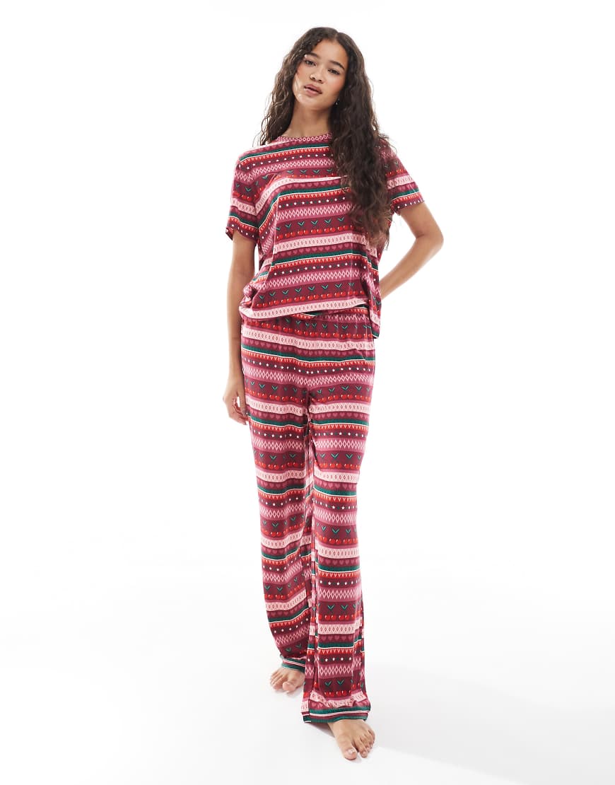 Urban Threads - Weihnachten - Kurzärmliges Pyjamahemd mit weihnachtlichem Norwegermuster mit Kirschen und Reverskragen-Bunt von Urban Threads