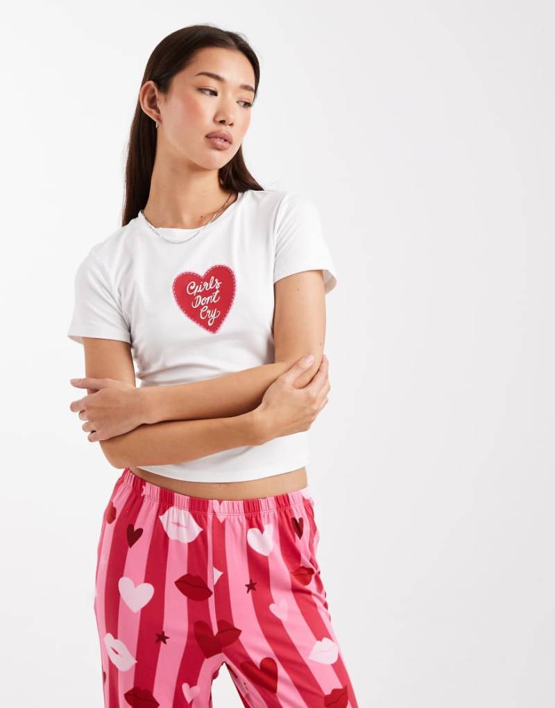 Urban Threads - Weißes, knappes T-Shirt mit „Girls Don't Cry"-Print von Urban Threads