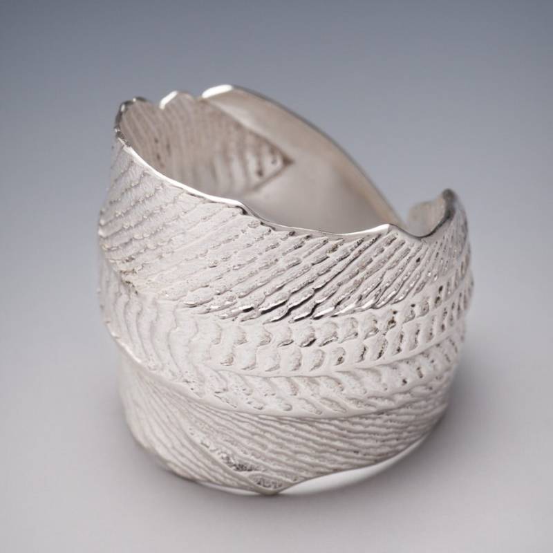 Einzigartiger Feder Texturierter Bold + Beautiful Statement Bandring. Erhältlich in Sterling Silber Messing Oder Sondermaterial. Handgefertigt Kanada von UrbanAlchemyJewelry