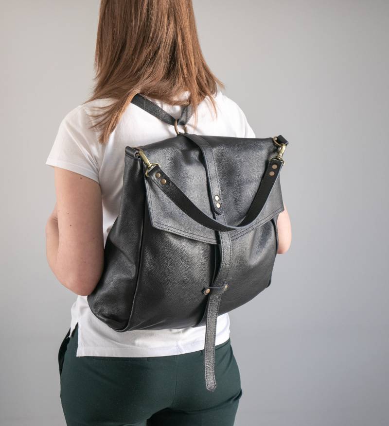 Wandelbare Rucksack-Geldbeutel, Schwarze Tragetasche, Große Schwarze Tasche, Leder Crossbody Bag, Übergroße Rucksack, Weekender-Handtasche von UrbanBlack