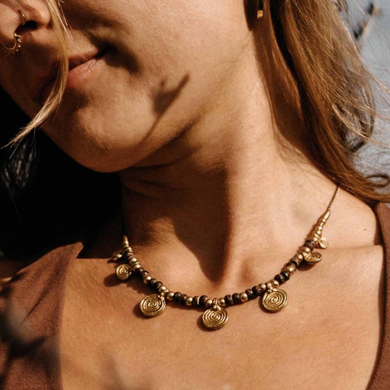 Halskette Seraphaya Gold Holz von UrbanBohoCraft