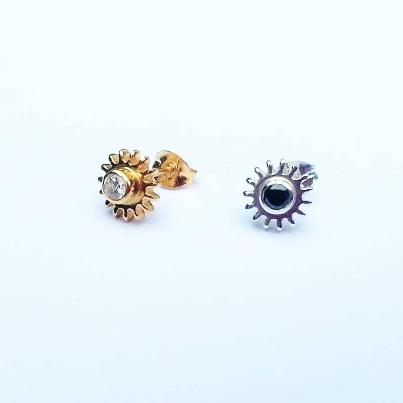 Yin Und Yang Ohrstecker | Recycelte Sterling Silber Stern Harmonie Balance Geschenk 18K Vergoldete Mismatched Zahnrad Ohrringe Yin Und Yang Ohrstecker | Recycelte Sterling Silber Stern Harmonie Balance Geschenk 18K Vergoldete Mismatched Zahnrad Ohrringe von UrbanFaerieOddities