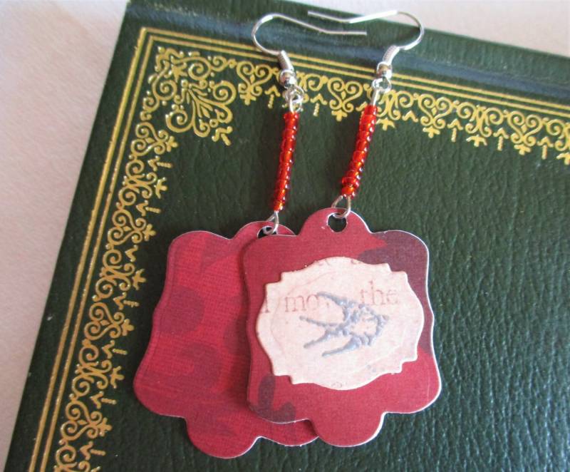 Fairytale Ephemer Silber Vogel Papier Statement Ohrringe. Geprägt, Sterben Sie Cut Rote Medaillon. Verzauberte Geschenk Für Sie. Halloween-Idee von UrbanFairytaleDesign