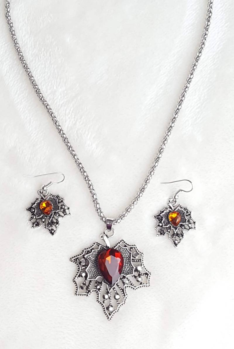 Ahornblatt Anhänger Halskette Ohrring Set Strass Herbst Schmuck von UrbanFlairUS