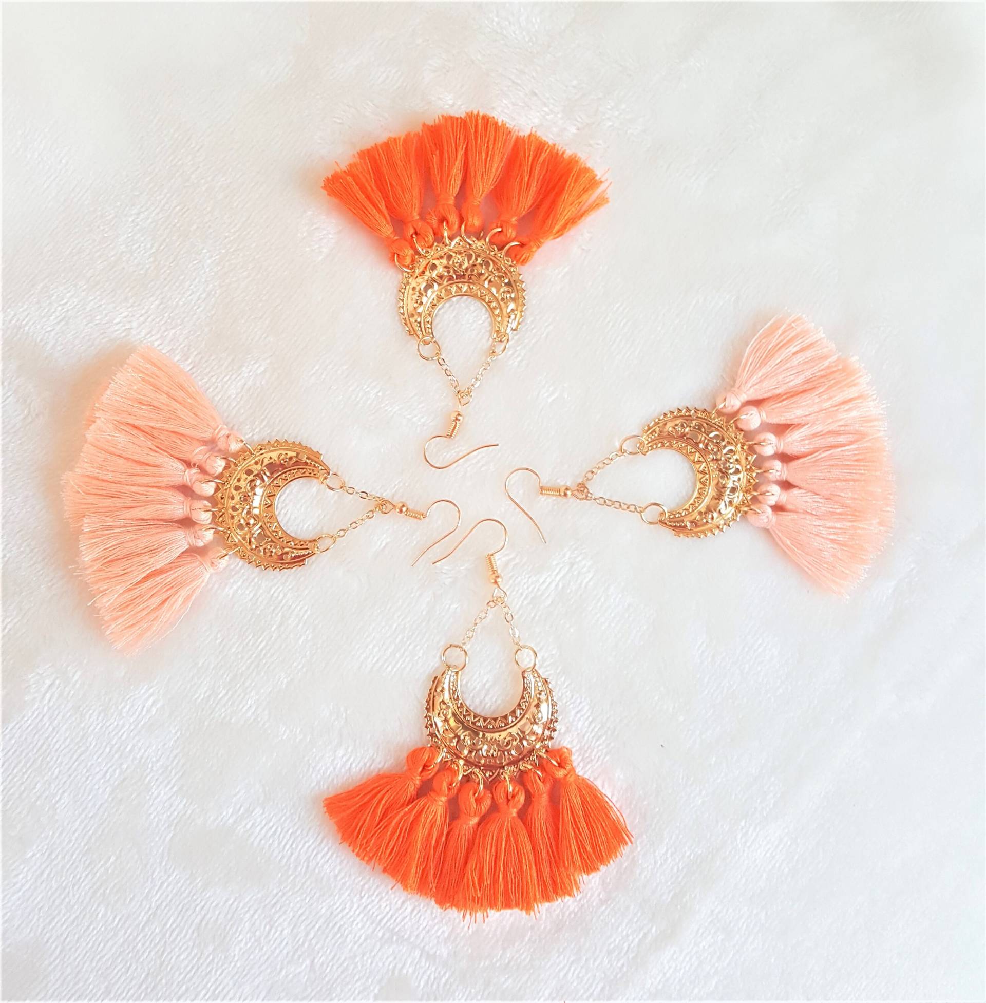Orange Quasten-Creolen Boho Gold Ton Baumeln Ohrringe Orange Quasten-Creolen Boho Gold Ton Baumeln Ohrringe von UrbanFlairUS