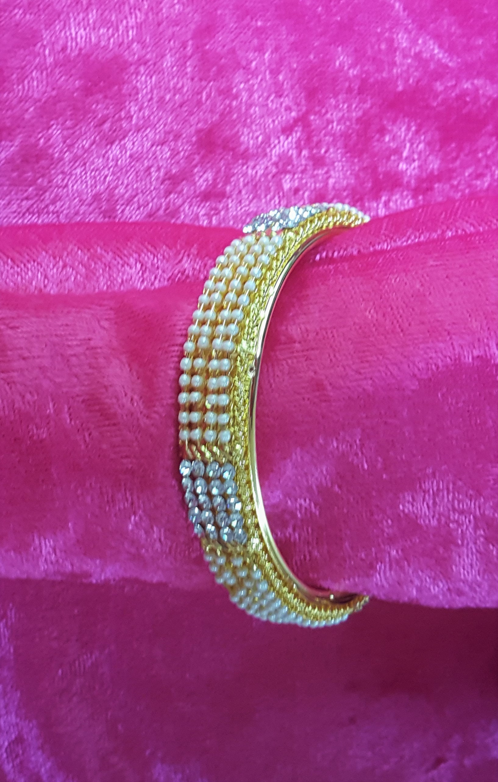 Perle Perlen Strass Armreif Perle Perlen Strass Armreif von UrbanFlairUS