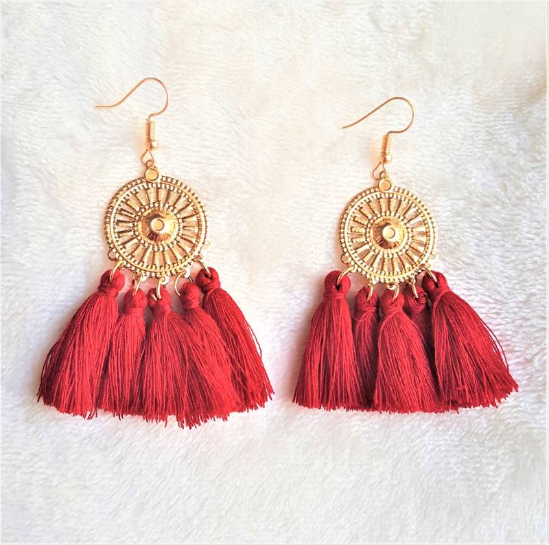 Rote Quastenohrringe Goldfarbene Scheibe, Boho Ohrringe Rote Quastenohrringe Goldfarbene Scheibe, Boho Ohrringe von UrbanFlairUS