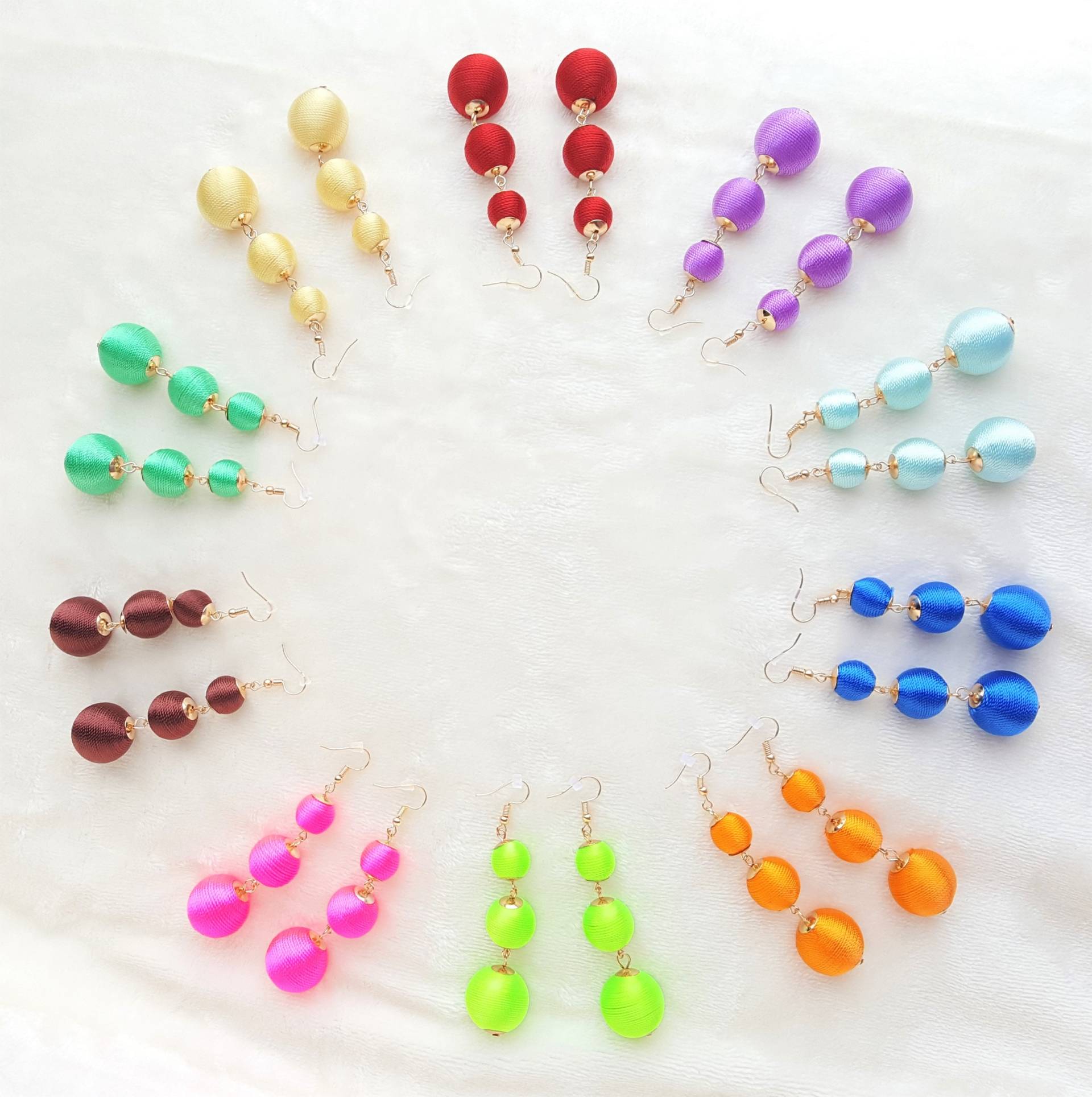 Seidenfaden Kugel Ohrringe Boho Chic Statement Schmuck Seidenfaden Kugel Ohrringe Boho Chic Statement Schmuck von UrbanFlairUS