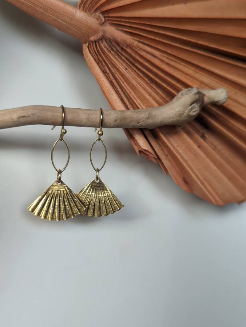 Ohrringe Hängend von UrbanFoxBerlin