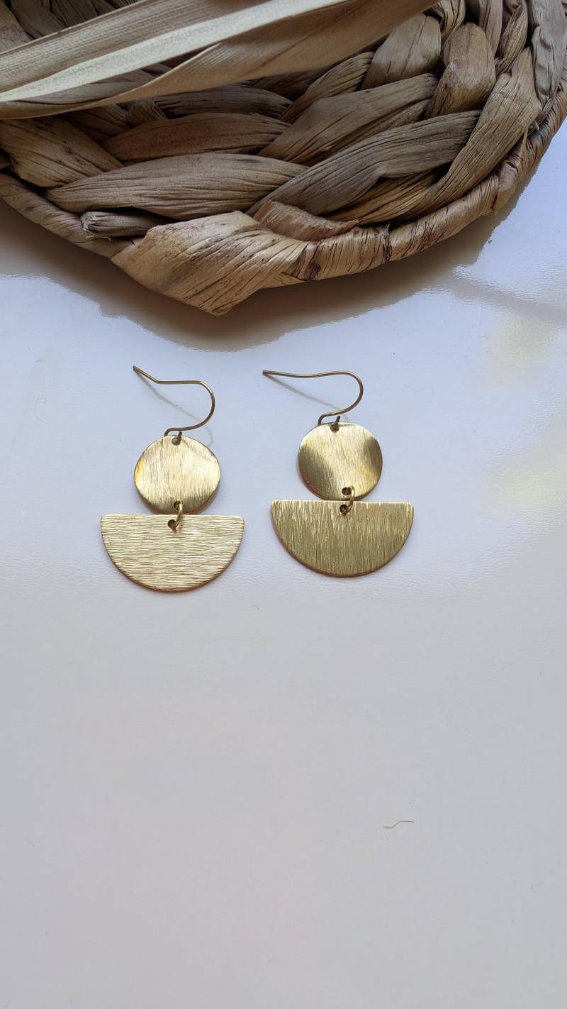 Ohrringe Mit Anhänger Halbkreis, Ohrringe, Ohrringe Hängend, Goldfarben von UrbanFoxBerlin