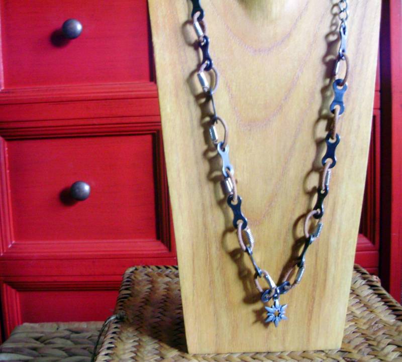 Leder Stern Halskette von UrbanPhoenixCreative