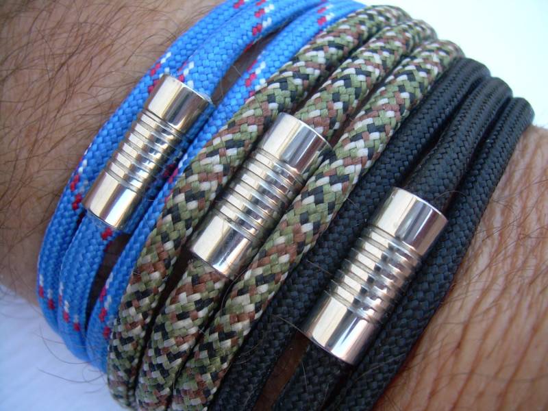 Dreifach Gewickeltes Paracord Armband Edelstahl Magnetverschluss Dreifach Gewickeltes Paracord Armband Edelstahl Magnetverschluss von UrbanSurvivalGearUSA