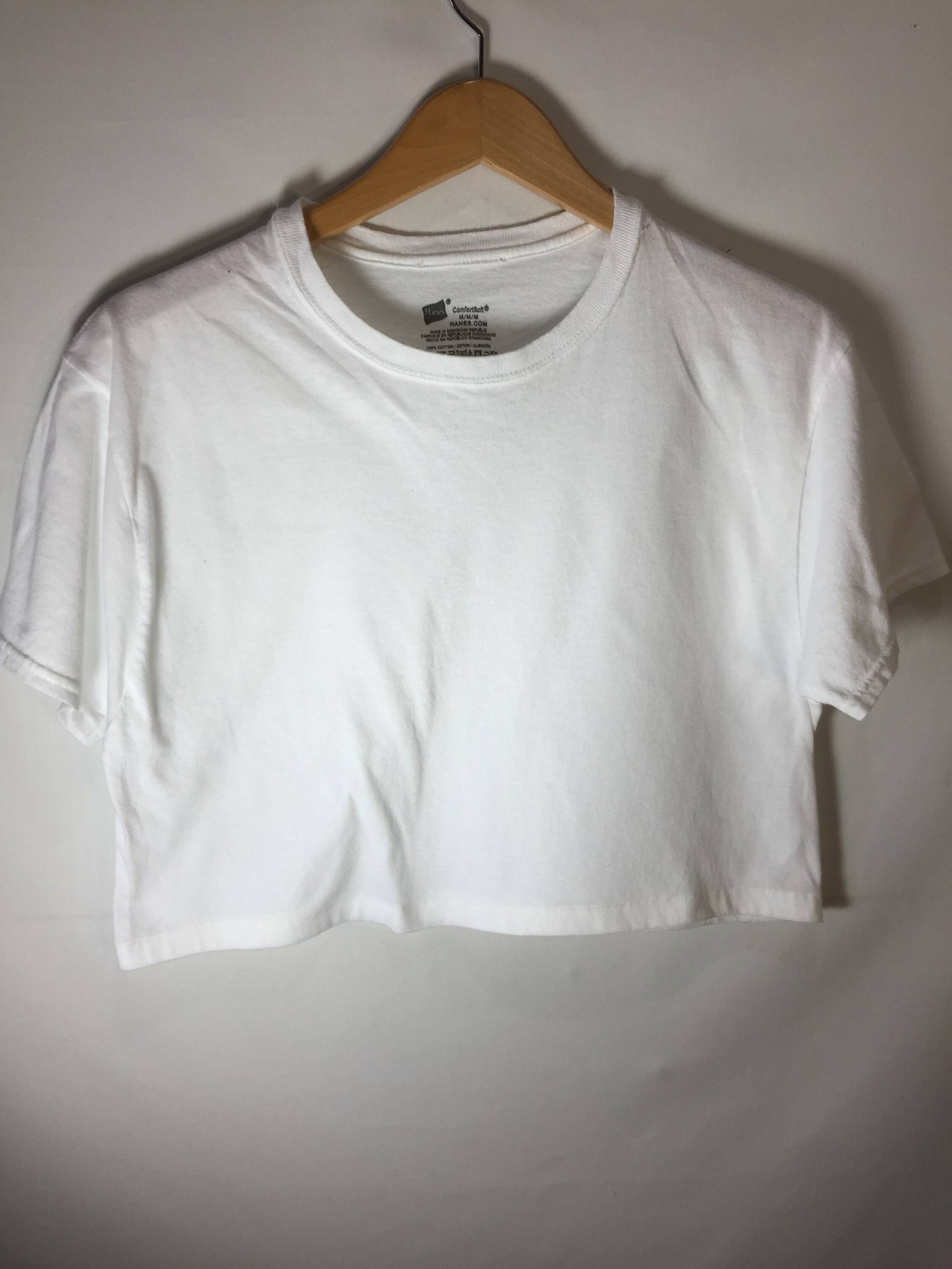 Basic Crop T-Shirt Basic Crop T-Shirt von UrbanThreadProject