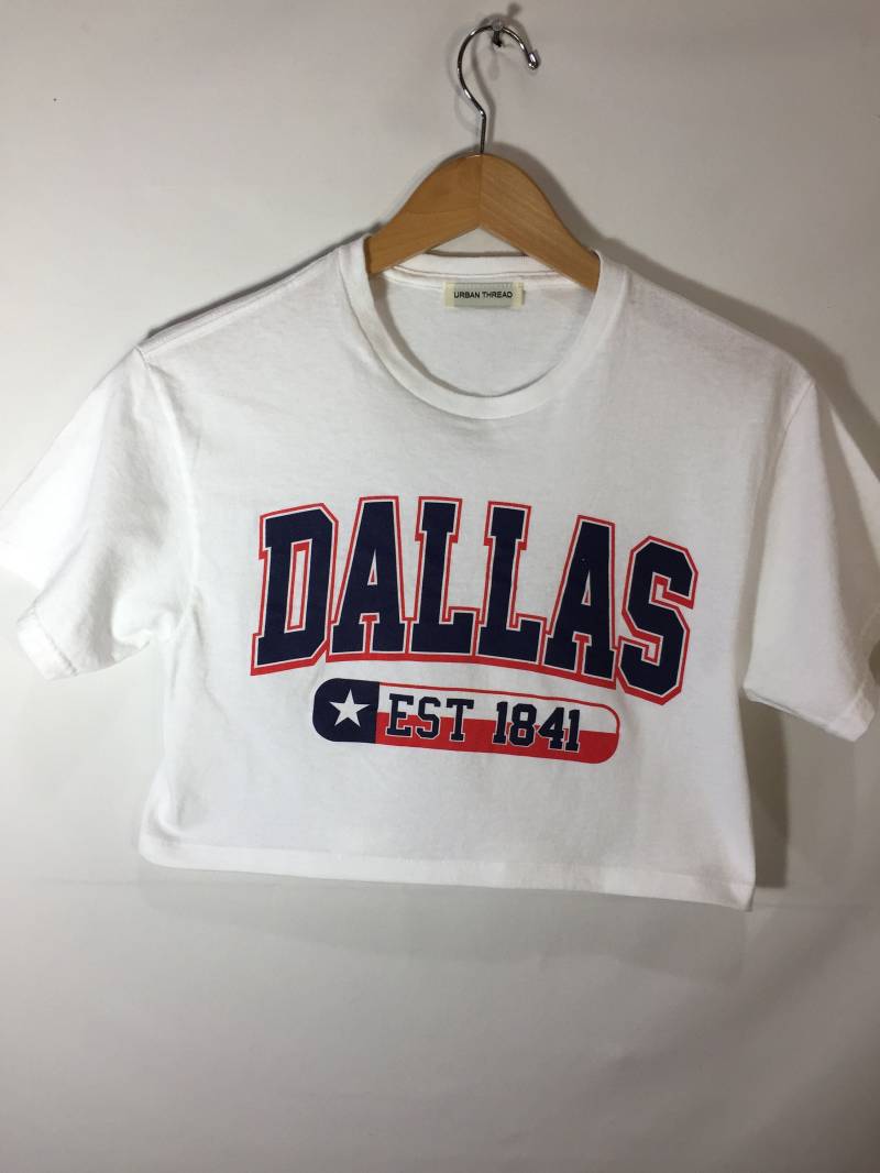 Dallas Crop T-Shirt von UrbanThreadProject