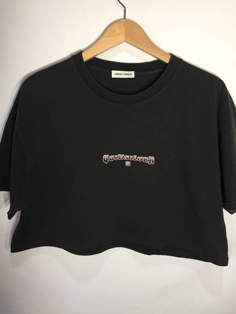 Medium Quicksilver Cropped T-Shirt von UrbanThreadProject
