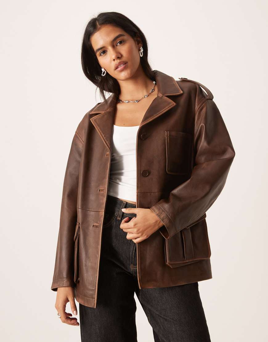 Urbancode - Lange Worker-Jacke aus Leder in Schokobraun mit Used-Optik-Brown von Urbancode