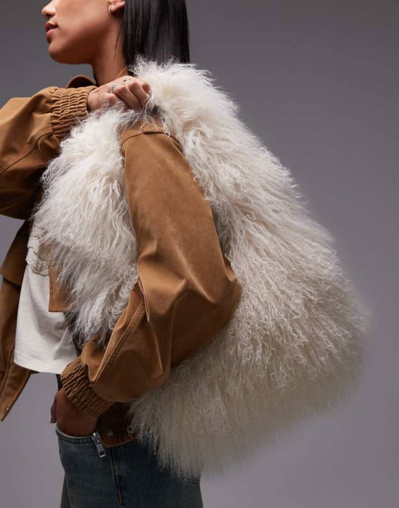 Urbancode - Oversize-Tasche aus mongolischem Shearling-Bunt von Urbancode