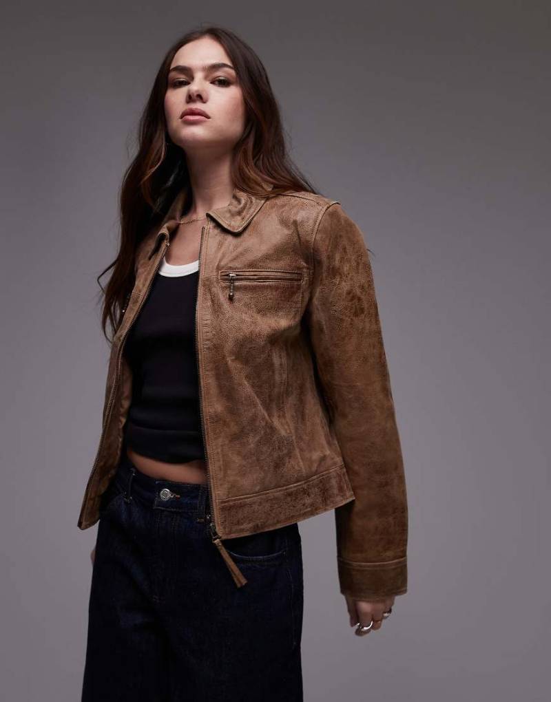 Urbancode - Taillierte Cropped Lederjacke in Sand mit Reißverschluss-Neutral von Urbancode