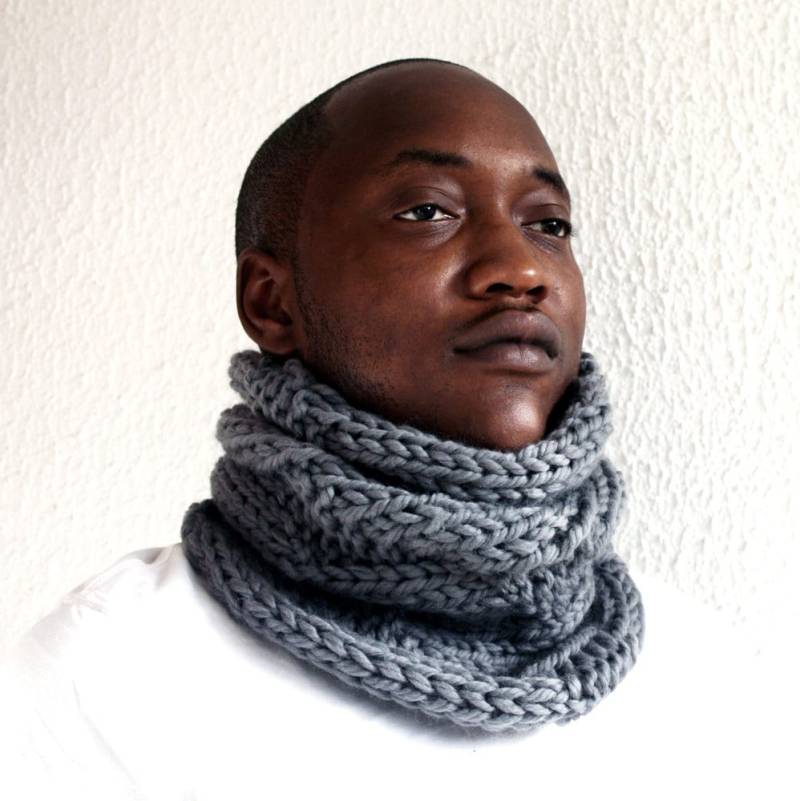 Grauer Snood Schal, 100% Merino Wolle, Geschenk Für Ihn, Mann, Herren Grauer Grobstrick Schal von Urbanknit
