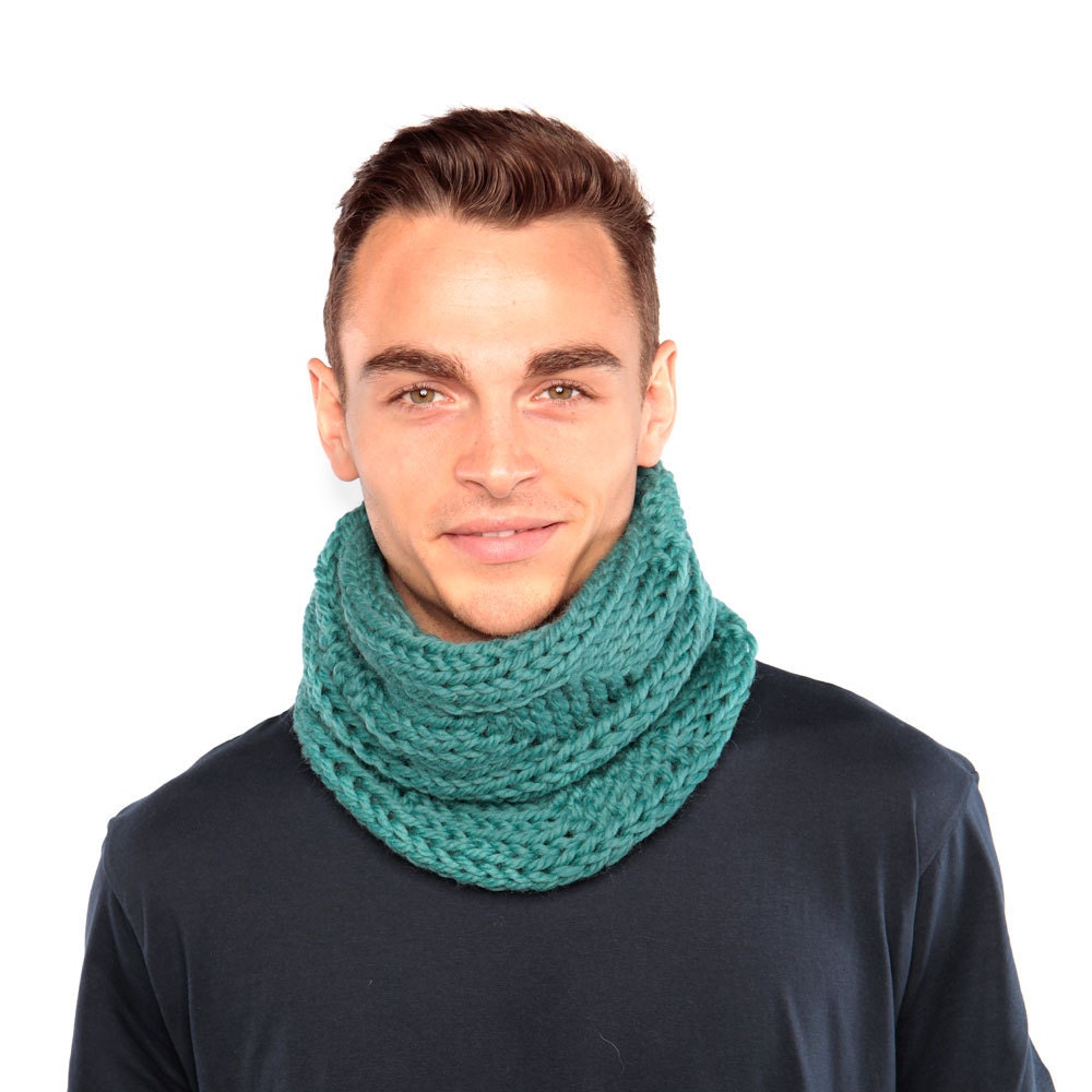 Türkiser Schal, Winterschal, 100% Merinowolle von Urbanknit