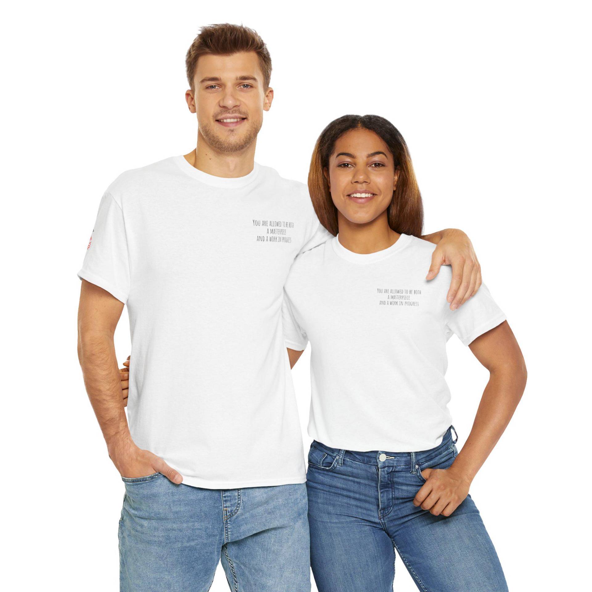 Motivierendes Unisex T-Shirt - You Are A Masterpiece Tolles Geschenk Für Trainings Oder Yoga-Klassen, Positive Vibes Shirt, Indoor Outdoor Bekleidung Motivierendes Unisex T-Shirt - You Are A Masterpiece Tolles Geschenk Für Trainings Oder Yoga-Klassen, Positive Vibes Shirt, Indoor Outdoor Bekleidung von Urdoingfine