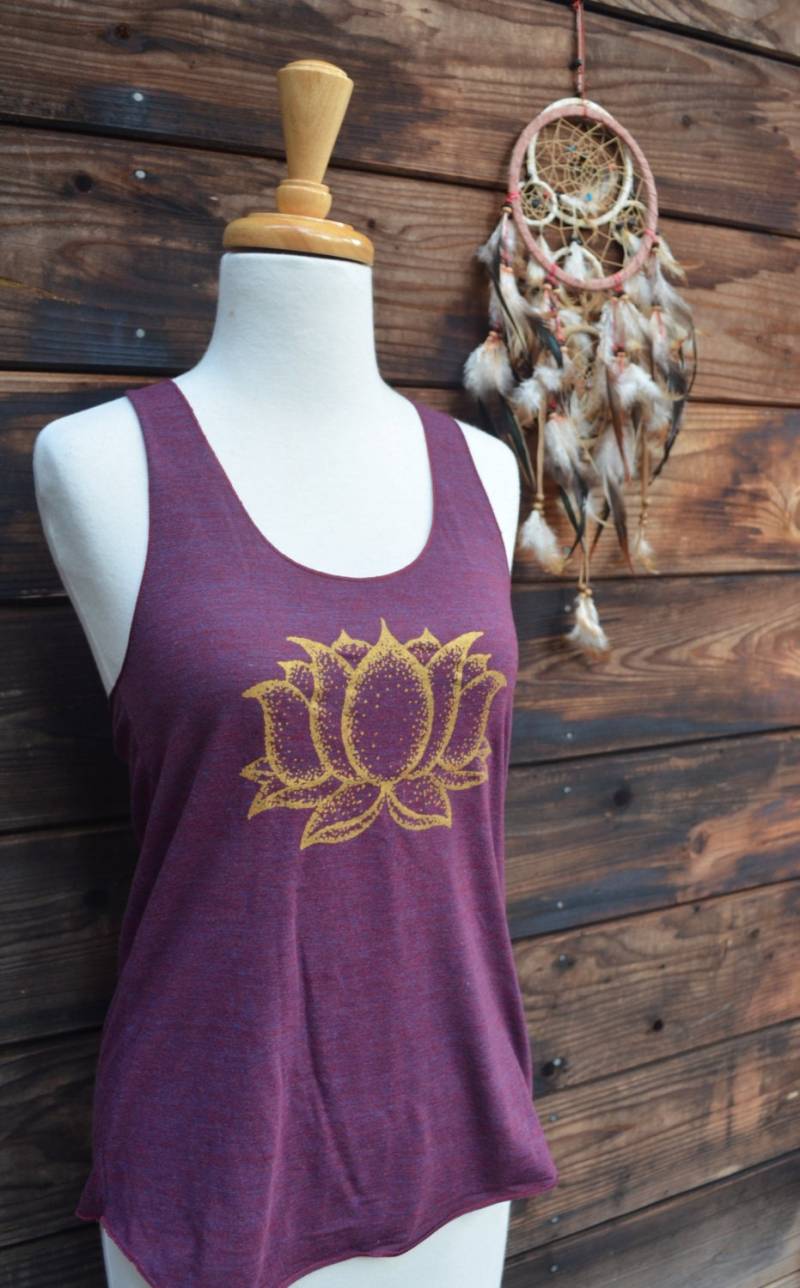 Glow in The Dark Und Gold Lotus Flower Tank Top - Damen Racerback Festival von UriahClearLight