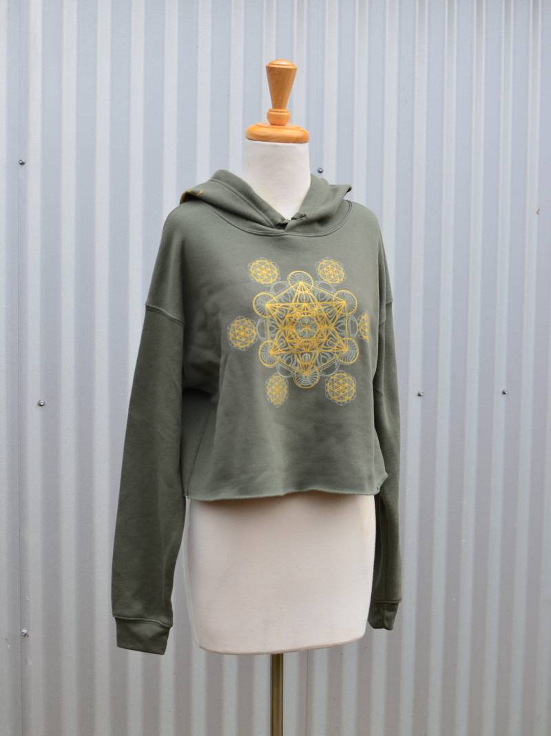 Heilige Geometrie Chakra Cropped Pullover Hoodie - Grüner Glow in The Dark Damen Festival Crop von UriahClearLight