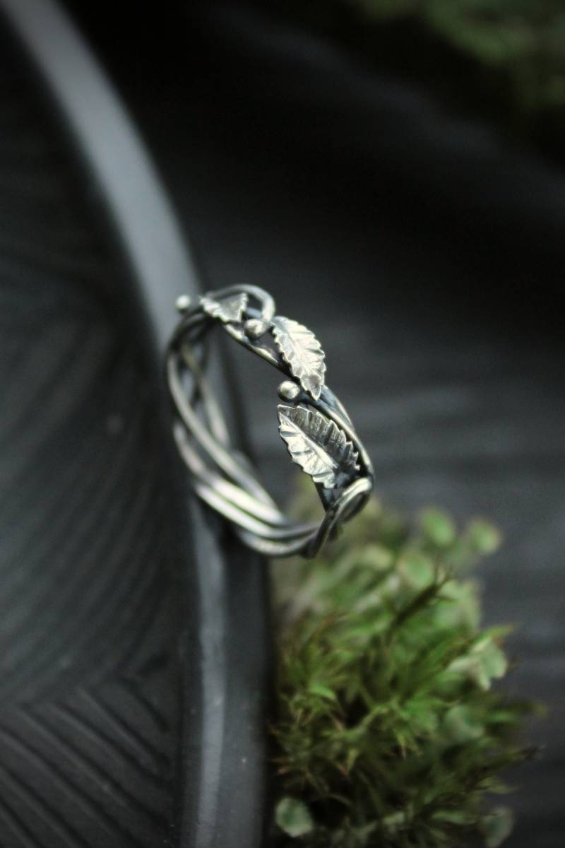 Elfen Silber Ring Mit Blättern Und Zweigen Silbersmaithing von UrsulaJewelry
