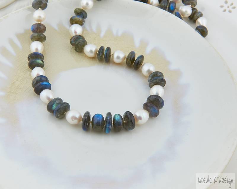 Perfektes Geschenk Labradorit Süßwasserperlen Halskette, Einzelstück Hochwertige Weiße Perle Edelstein Lange Individueller Feiner Schmuck von UrsulaKDesign