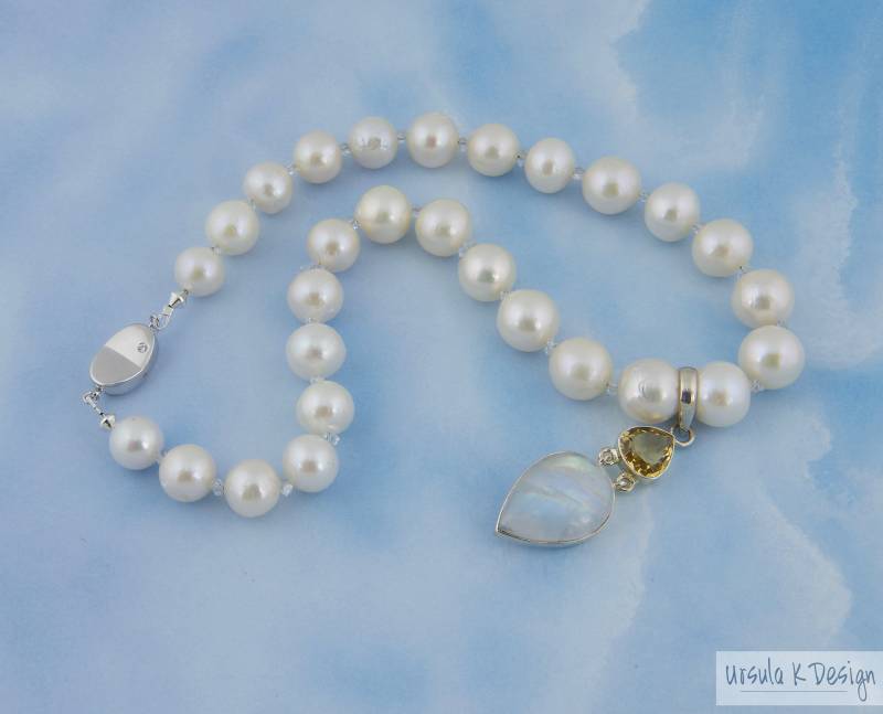 Perlen Statement Halskette Mit Mondstein Citrin Anhänger, Feiner Brautschmuck, Jahrestag Perfektes Geschenk Für Sie von UrsulaKDesign