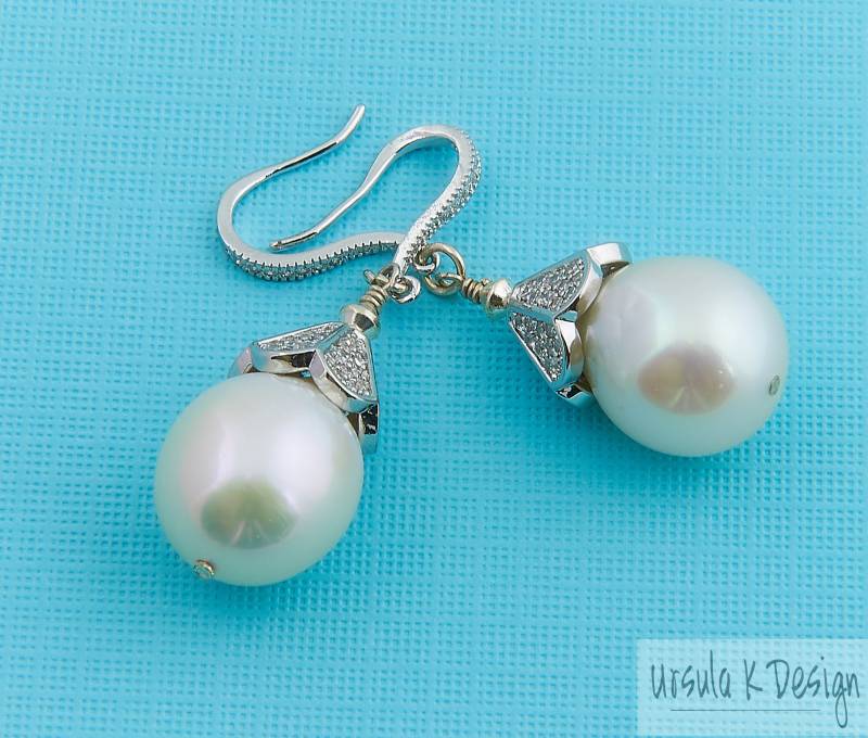 Weiße Süßwasserperlen Ohrringe, Pavé Perlen Schlichte Feine Schmuck, Braut Brautjungfern Geschenk von UrsulaKDesign