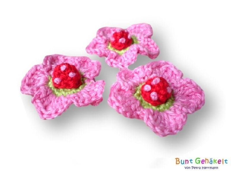 Häkelblümchen Blume Häkelapplikation Aufnäher Häkelblumen Gehäkelte Blumen von UrsulaPetra
