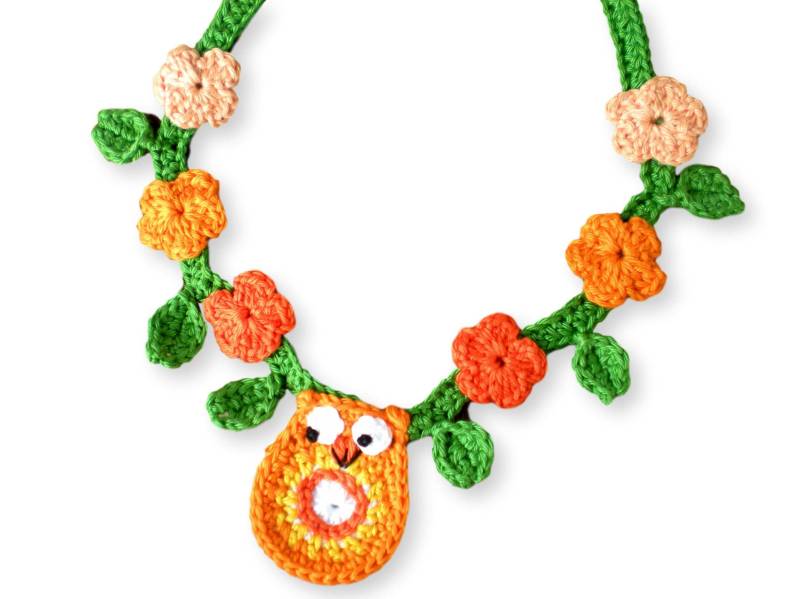 Kette Für Kleine Mädchen, Häkelkette, Häkelschmuck, Blumenschmuck, Häkelblumen, Kinderschmuck, Eule von UrsulaPetra