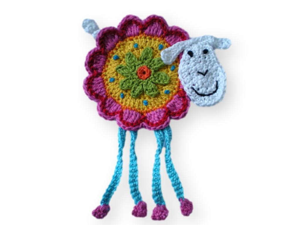 Schaf Häkelschaf Häkelappliktion Applikation Aufnäher Häkelblume Schafaufnäher Häkelbild von UrsulaPetra